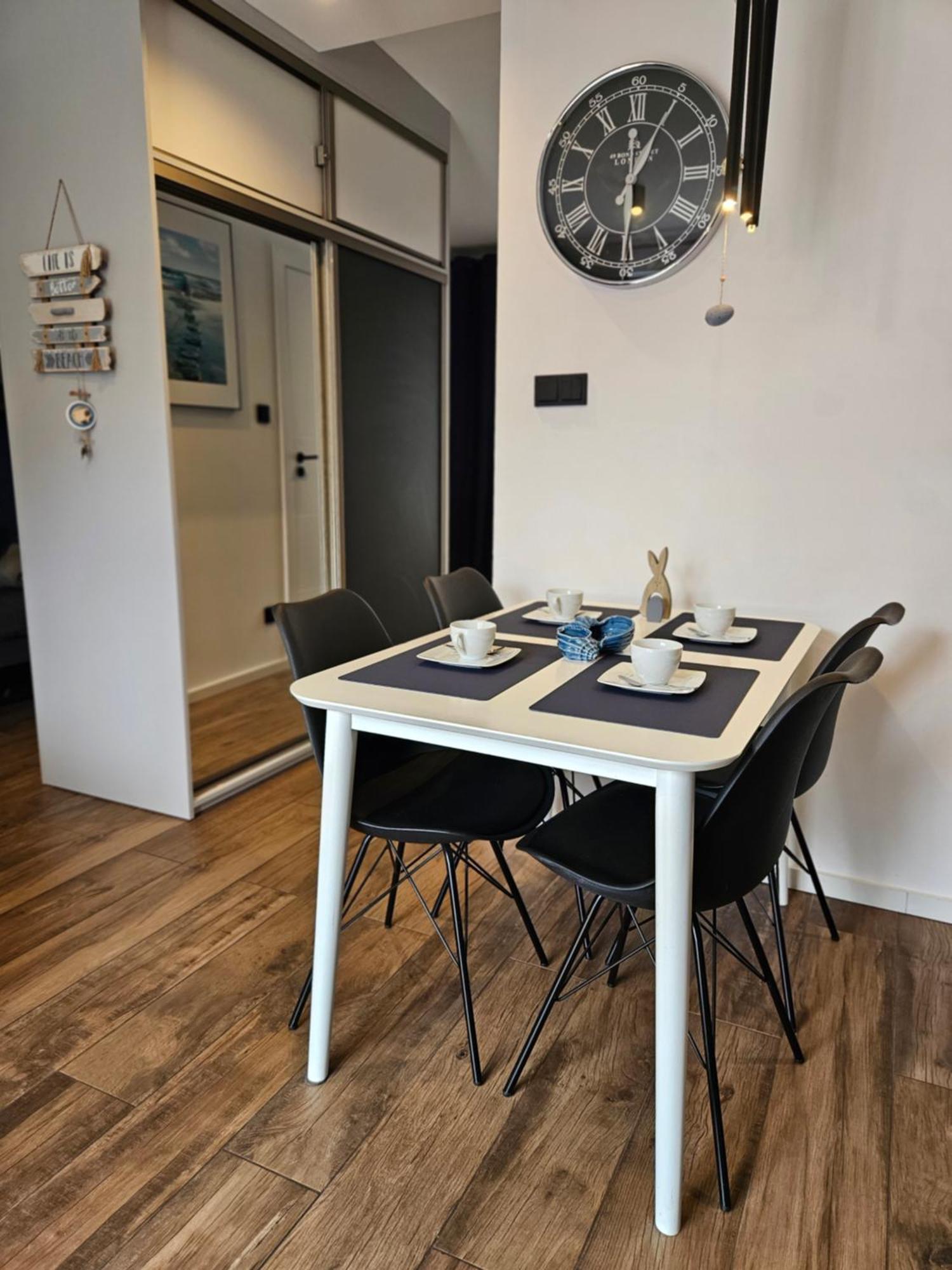 Apartament Grunwaldzka 105 Z Tarasem 5O M Do Plazy Pobierowo Exterior photo